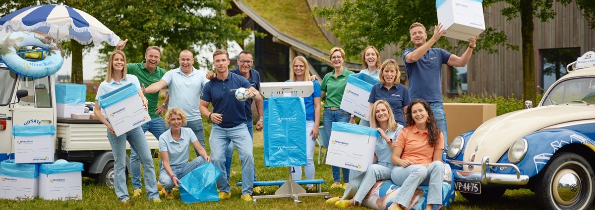 Teamfoto blij v2